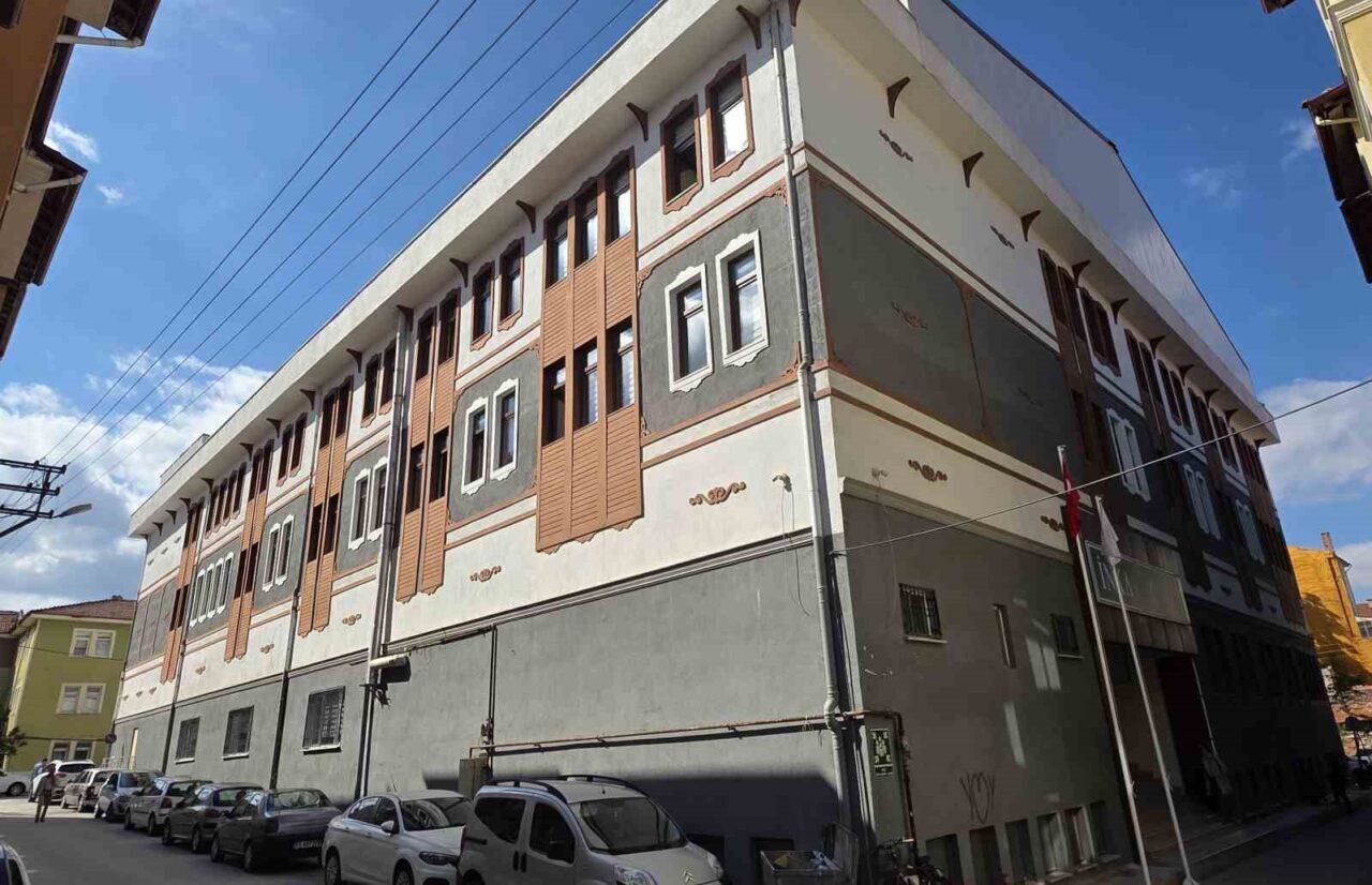 Kütahya İl Sağlık Müdürü Doç. Dr. Ensar Durmuş, depreme dayanıksız