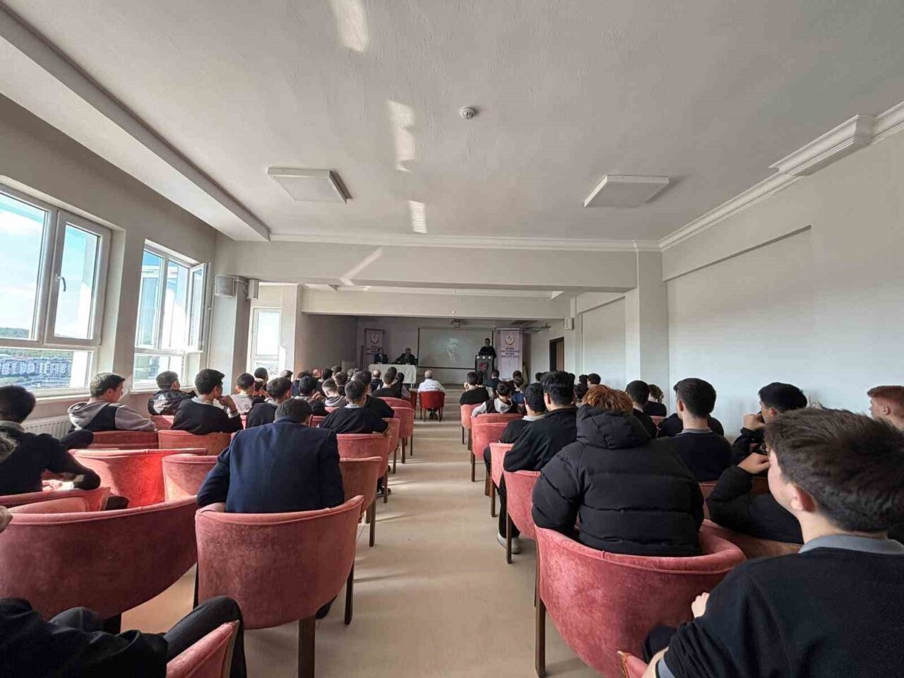 Kütahya Şehit Selim Cansız Anadolu İmam Hatip Lisesi'nde düzenlenen "İmam