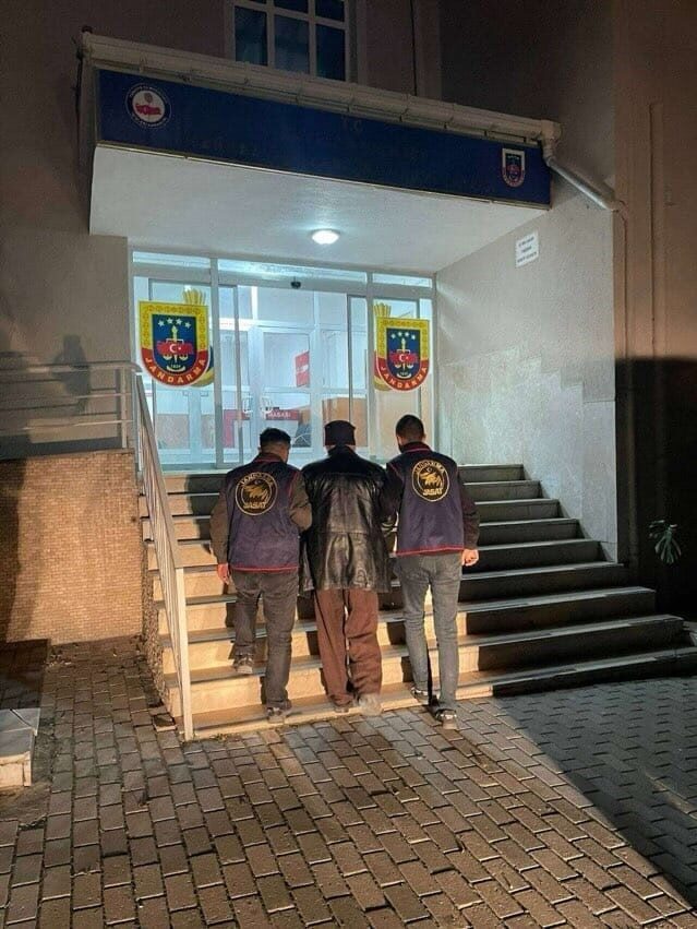 Kütahya İl Jandarma Komutanlığı'nın yürüttüğü operasyonla, "Çocuğun Nitelikli Cinsel İstismarı"