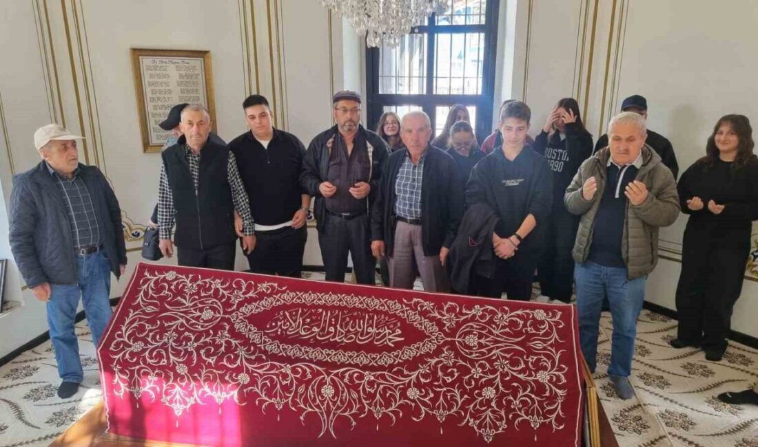 Kütahya'da Tavşanlı Borsa İstanbul Anadolu Lisesi, "Dede Torun El Ele"