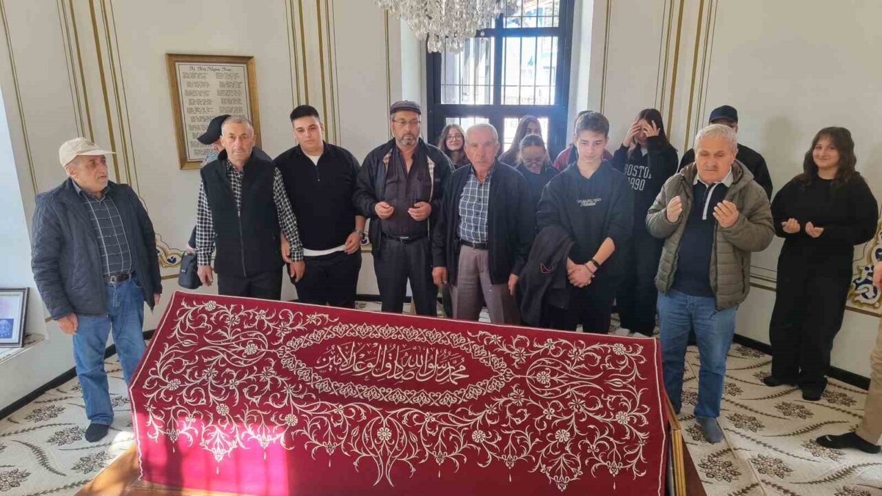 Kütahya'da Tavşanlı Borsa İstanbul Anadolu Lisesi, "Dede Torun El Ele"