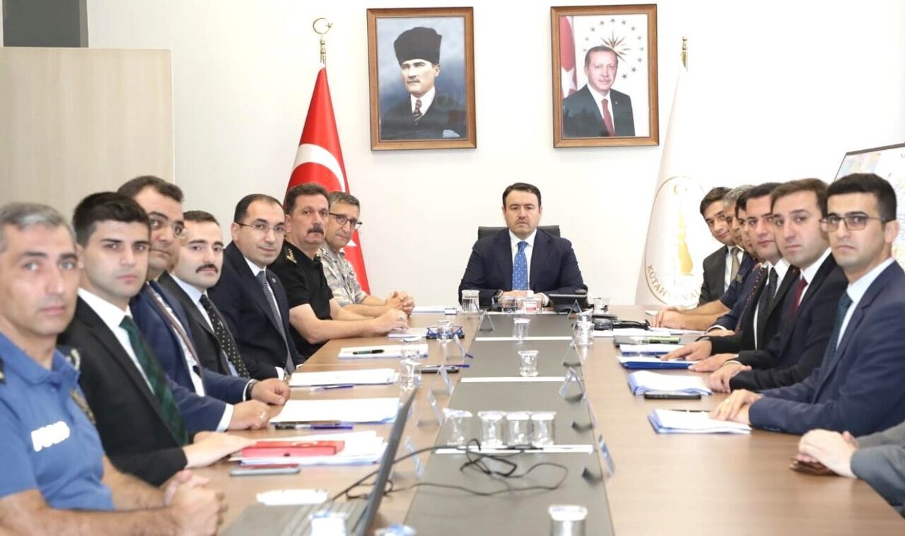 Kütahya'da Vali Musa Işın başkanlığında yapılan İl Güvenlik ve Asayiş