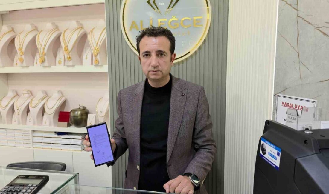 Kütahya Kuyumcular Odası Başkanı Ali Eğce, valiliğin imitasyon takılarda 'demo'