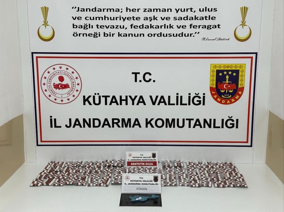 Kütahya İl Jandarma Komutanlığı tarafından düzenlenen uyuşturucu operasyonlarında 6 şüpheli
