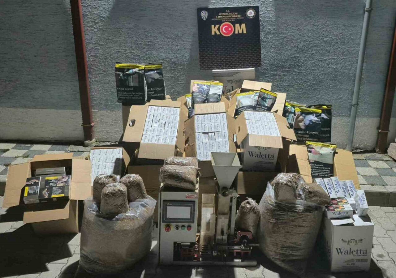 Kütahya'nın Tavşanlı ilçesinde, Kaçakçılık ve Organize Suçlarla Mücadele (KOM) ekipleri