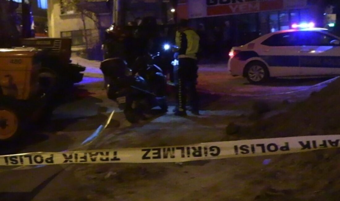 Tavşanlı’da Motosiklet Kazasında Ağır Yaralanan Sürücünün Nabzı Yeniden Çalıştırıldı, Hayati Tehlikesi Devam Ediyor Kütahya'nın Tavşanlı ilçesinde motosiklet kazasında K.K. ağır yaralandı. İlk müdahale