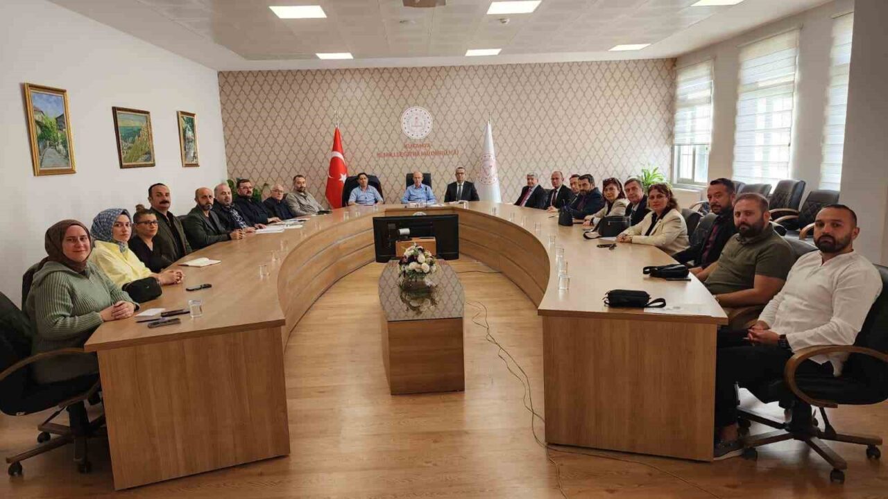 Kütahya'da düzenlenen toplantıda, özel eğitim okulları ve rehabilitasyon merkezleri arasındaki