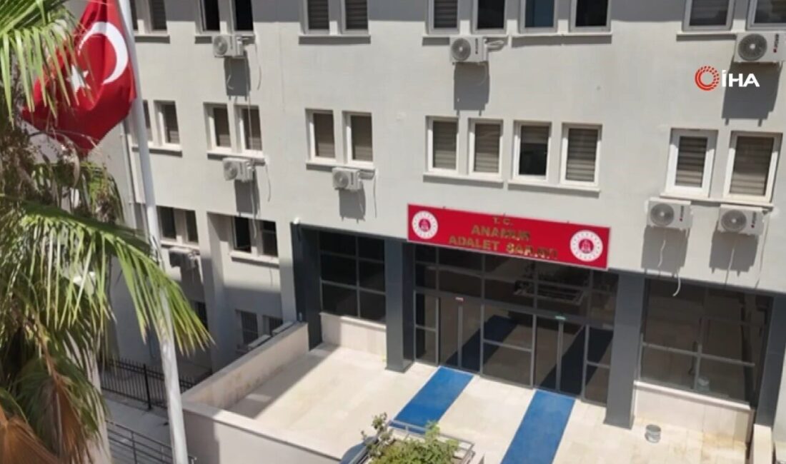 Mersin'in Anamur ilçesinde, F.B. adlı kuyumcuyu dolandırarak 10 milyon lira