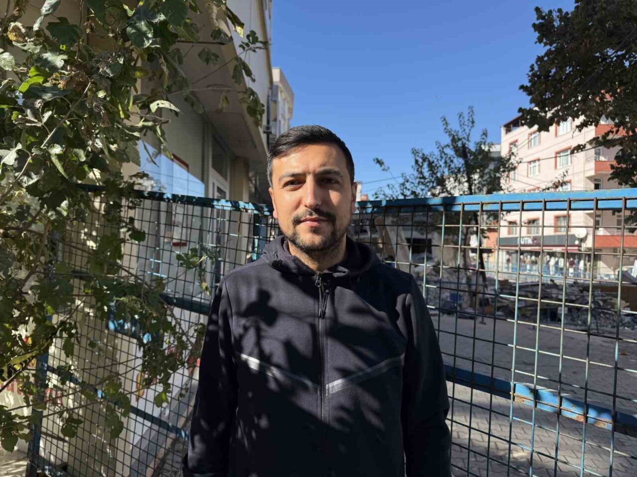 Kocaeli'nin Gebze ilçesinde çöken binada eşi ve iki çocuğuyla birlikte