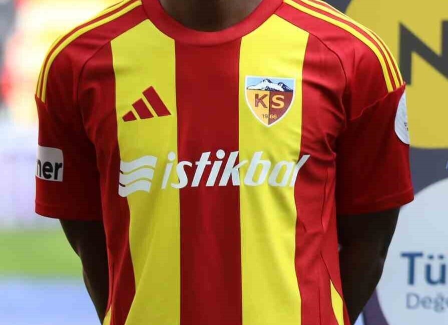 Kayserispor’un Lionel Carole’u Cezalı Duruma Düştü, Fatih Karagümrük Maçında Oynayamayacak Kayserisporlu Lionel Carole, Samsunspor ile oynanan maçta gördüğü sarı kart