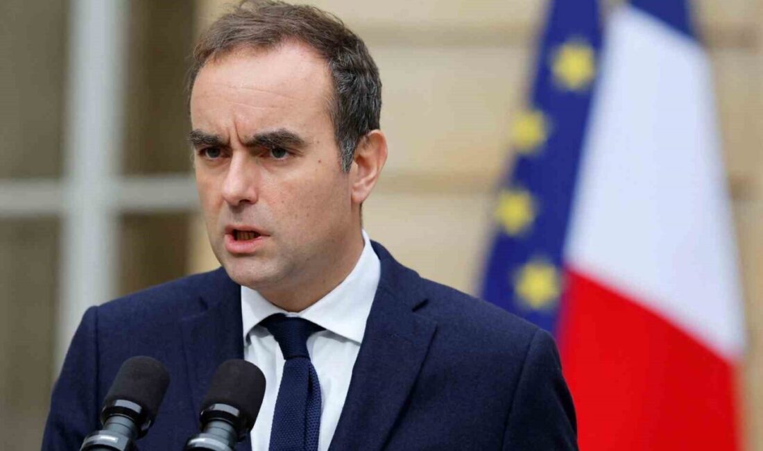 Fransa Cumhurbaşkanı Emmanuel Macron, istifa eden Başbakan Sebastien Lecornu'yu yeniden