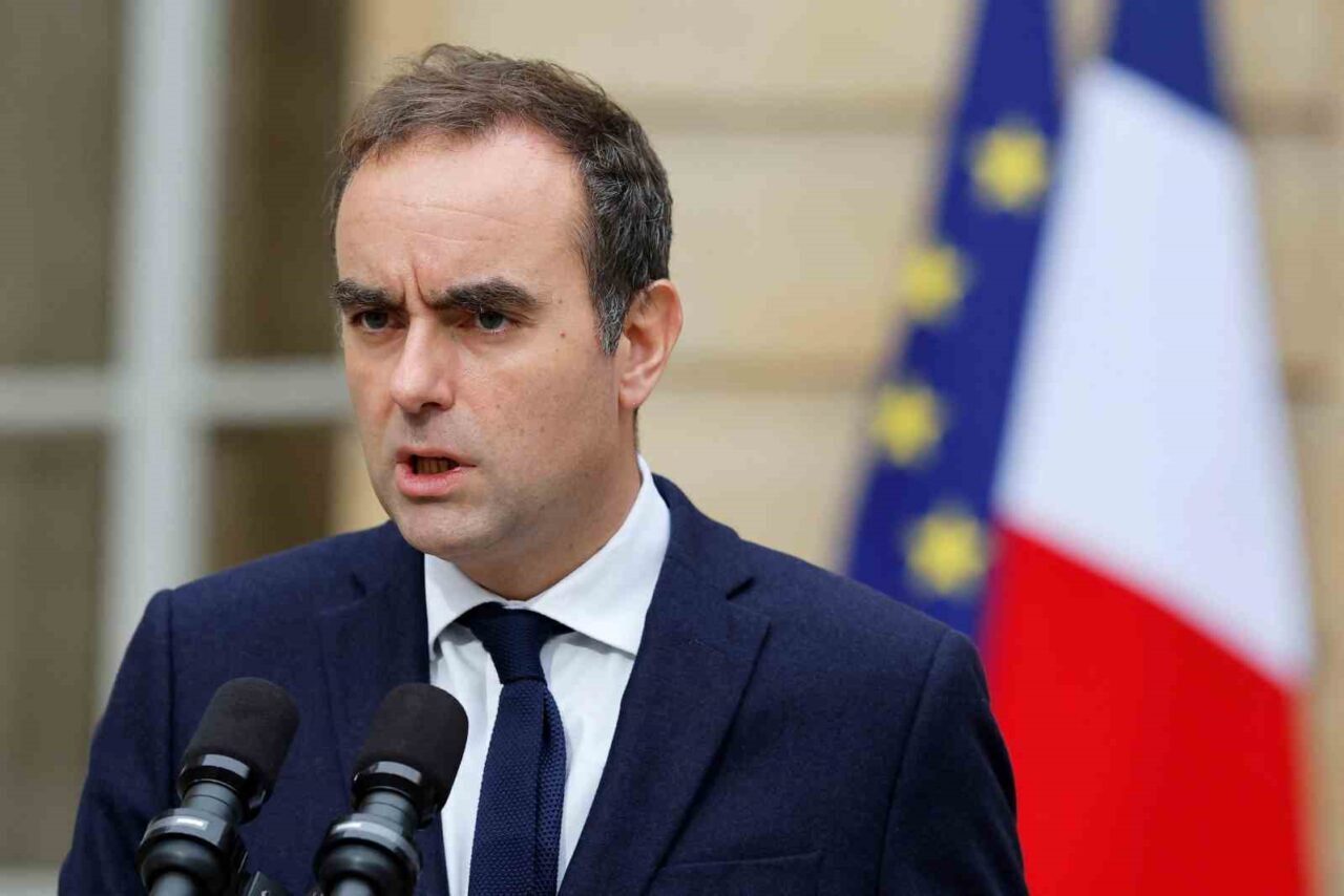 Fransa Cumhurbaşkanı Emmanuel Macron, istifa eden Başbakan Sebastien Lecornu'yu yeniden