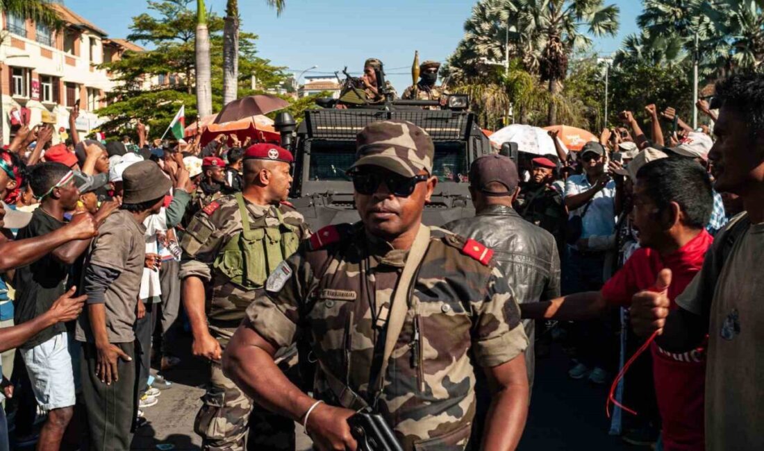 Madagaskar Yüksek Anayasa Mahkemesi, Devlet Başkanı Andry Rajoelina'nın ülkeyi terk