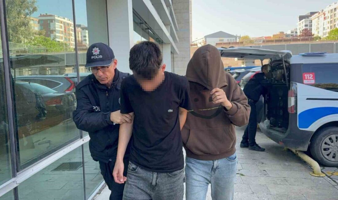Samsun'un Canik ilçesinde, Piazza AVM ve Lavolet AVM'den çeşitli giyim