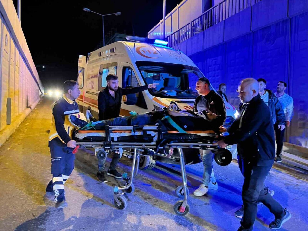 Malatya'da bir motosiklet devrildi, iki kişi yaralandı. Kaza, İnönü Caddesi'ndeki