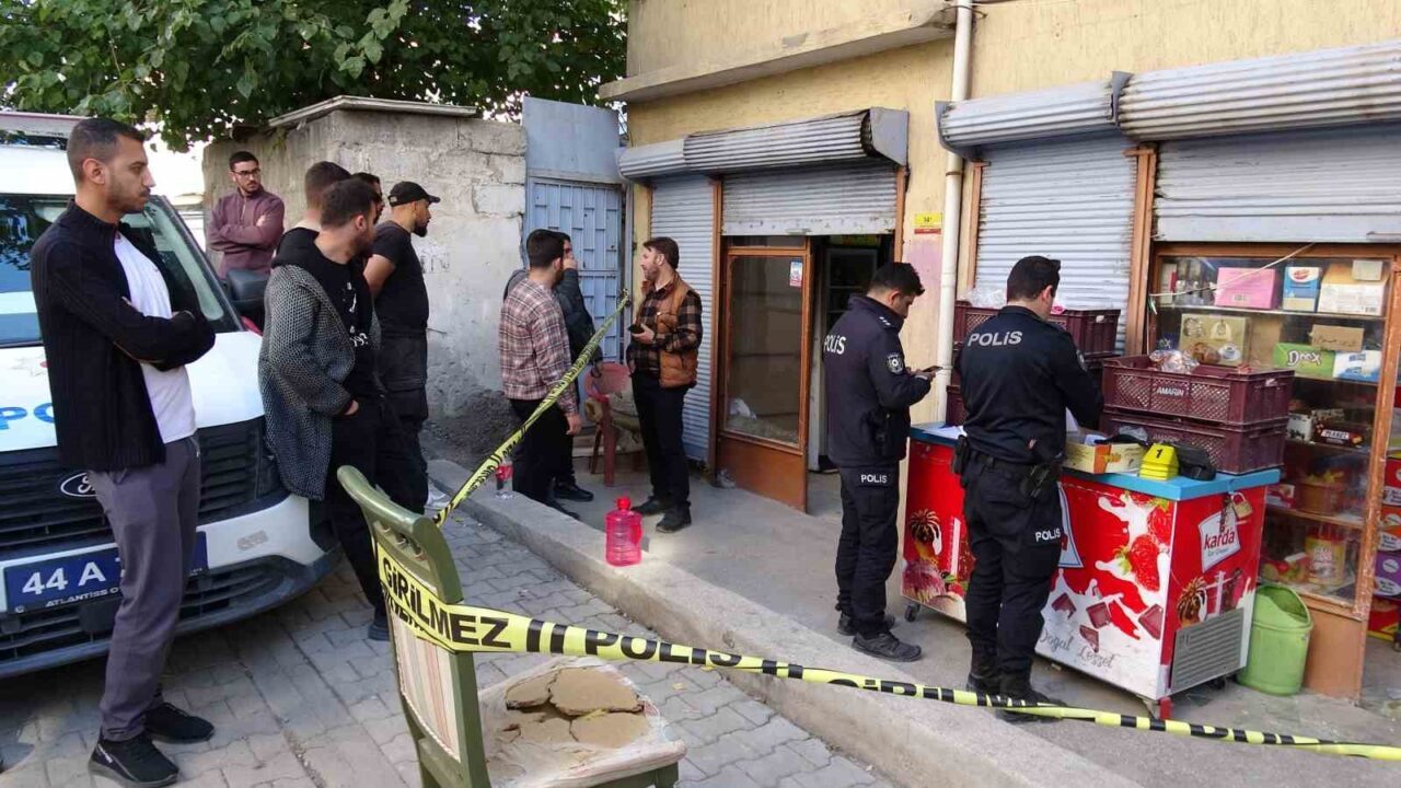 Malatya'da, 49 yaşındaki Muhammed Mezin Elmuhammed, bir bakkalda ölü bulundu.