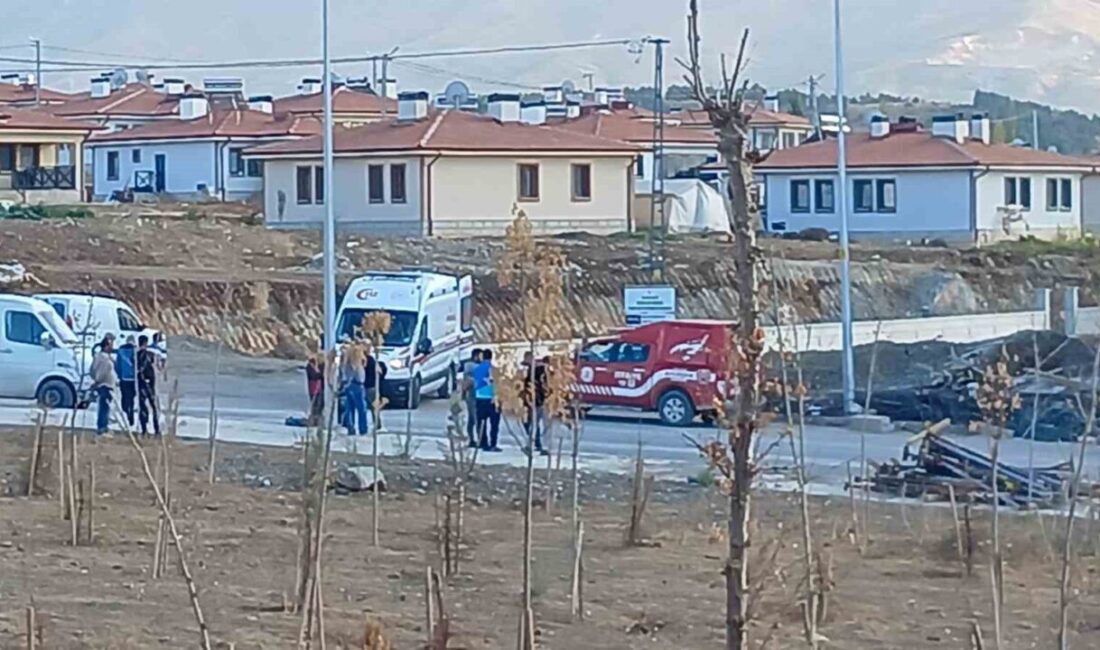 Malatya'nın Doğanşehir ilçesinde bir okul inşaatında beton dökme esnasında kalıpların