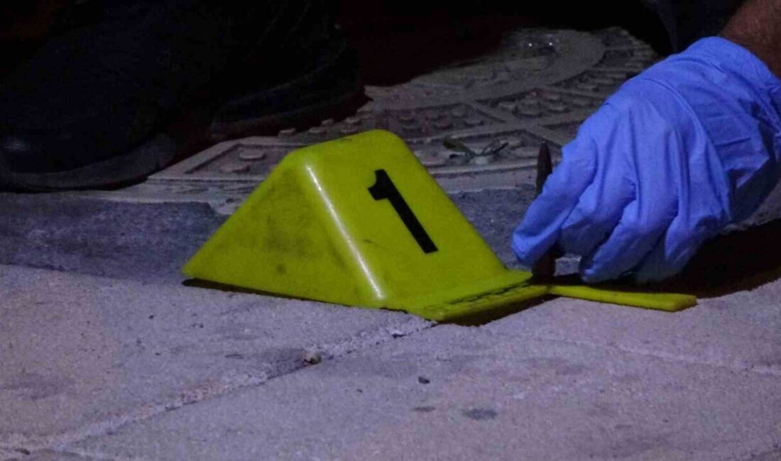 Battalgazi’de Kaldırımda Bulunan Kalaşnikof Mermisi, Polisi Harekete Geçirdi Malatya'nın Battalgazi ilçesinde yürüyüş yapan iki kardeş, kaldırımda bir Kalaşnikof