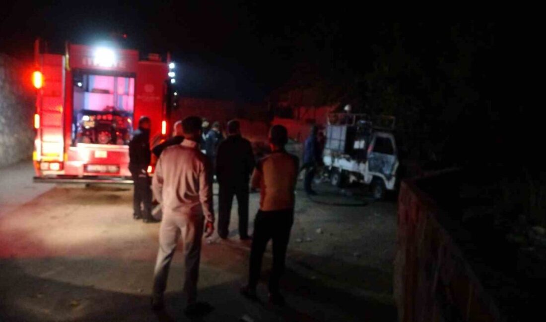 Malatya'nın Yeşilyurt ilçesinde park halindeki 27 ME 673 plakalı bir