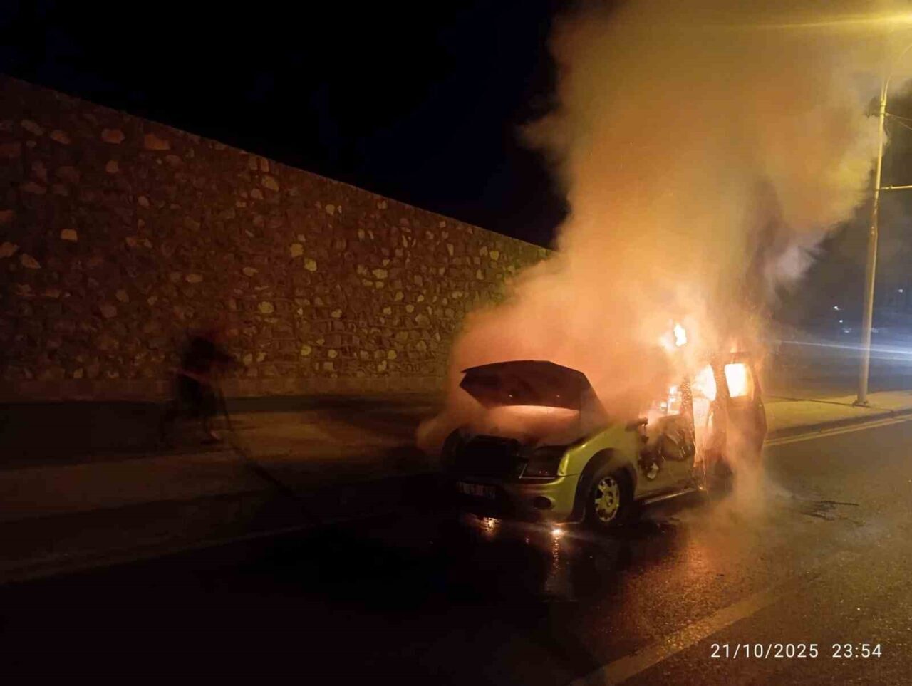Battalgazi ilçesinde gece saatlerinde seyir halindeki Ü.S. yönetimindeki bir hafif