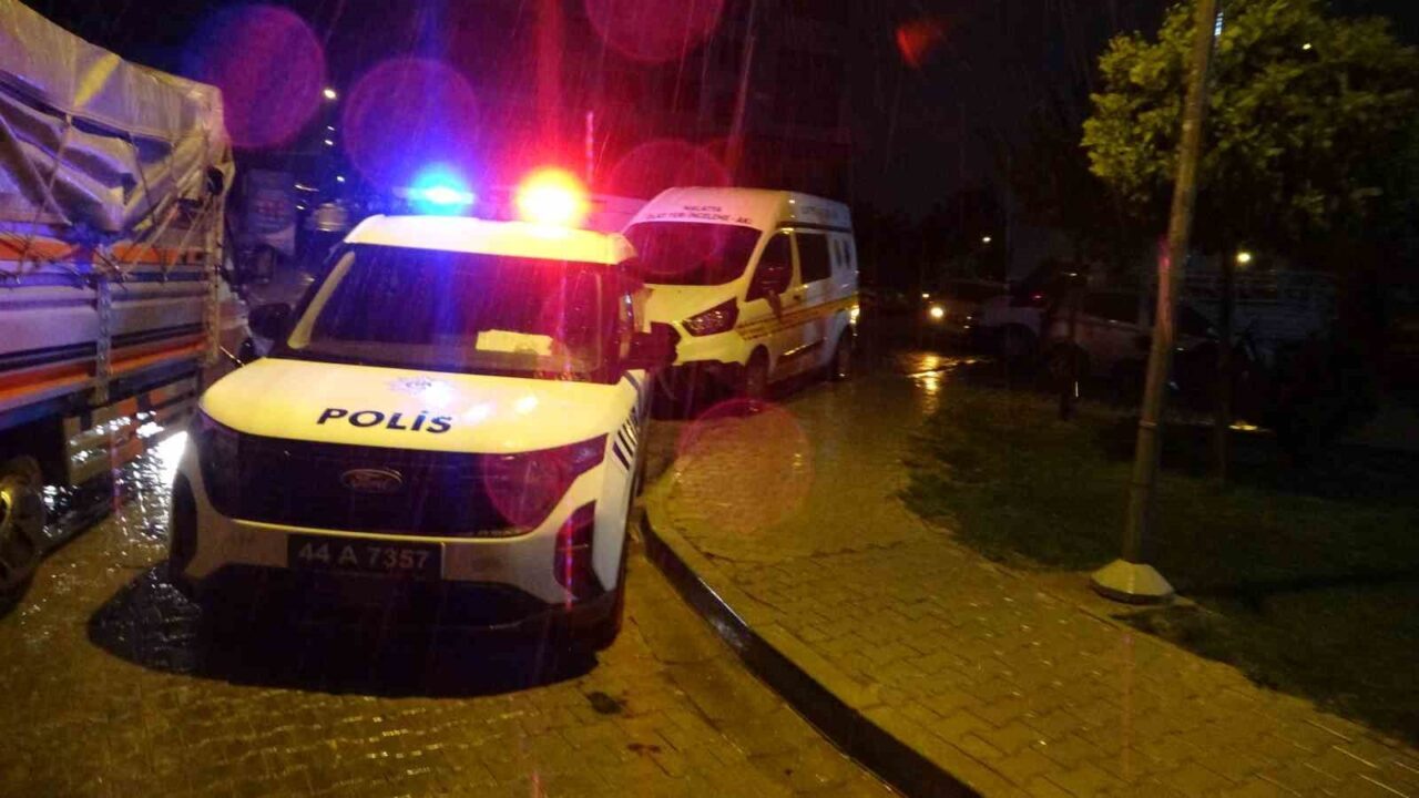 Malatya'nın Battalgazi ilçesinde yalnız yaşayan 85 yaşındaki Sultan Altaş, evinde