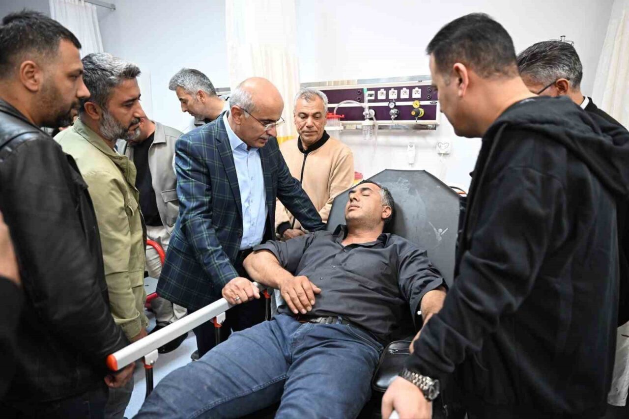 Malatya'nın Arapgir ilçesinde, Büyükşehir Belediyesi’ne ait bir minibüs kazaya karıştı.