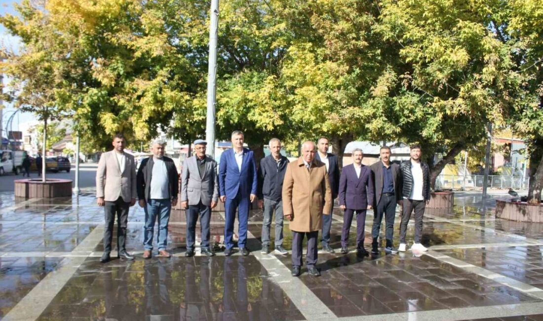 Muş'un Malazgirt ilçesinde 19 Ekim Muhtarlar Günü kutlandı. Törene katılan