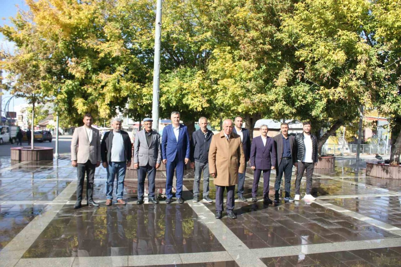 Muş'un Malazgirt ilçesinde 19 Ekim Muhtarlar Günü kutlandı. Törene katılan