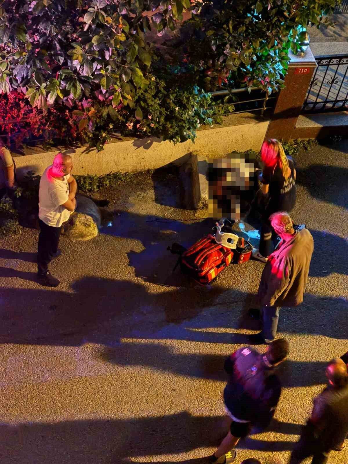 Maltepe’de tartışma sonrası sürücüsünün kasıtlı olarak aracıyla çarptığı kişi hayatını kaybetti, şüpheli sürücü yakalandı.