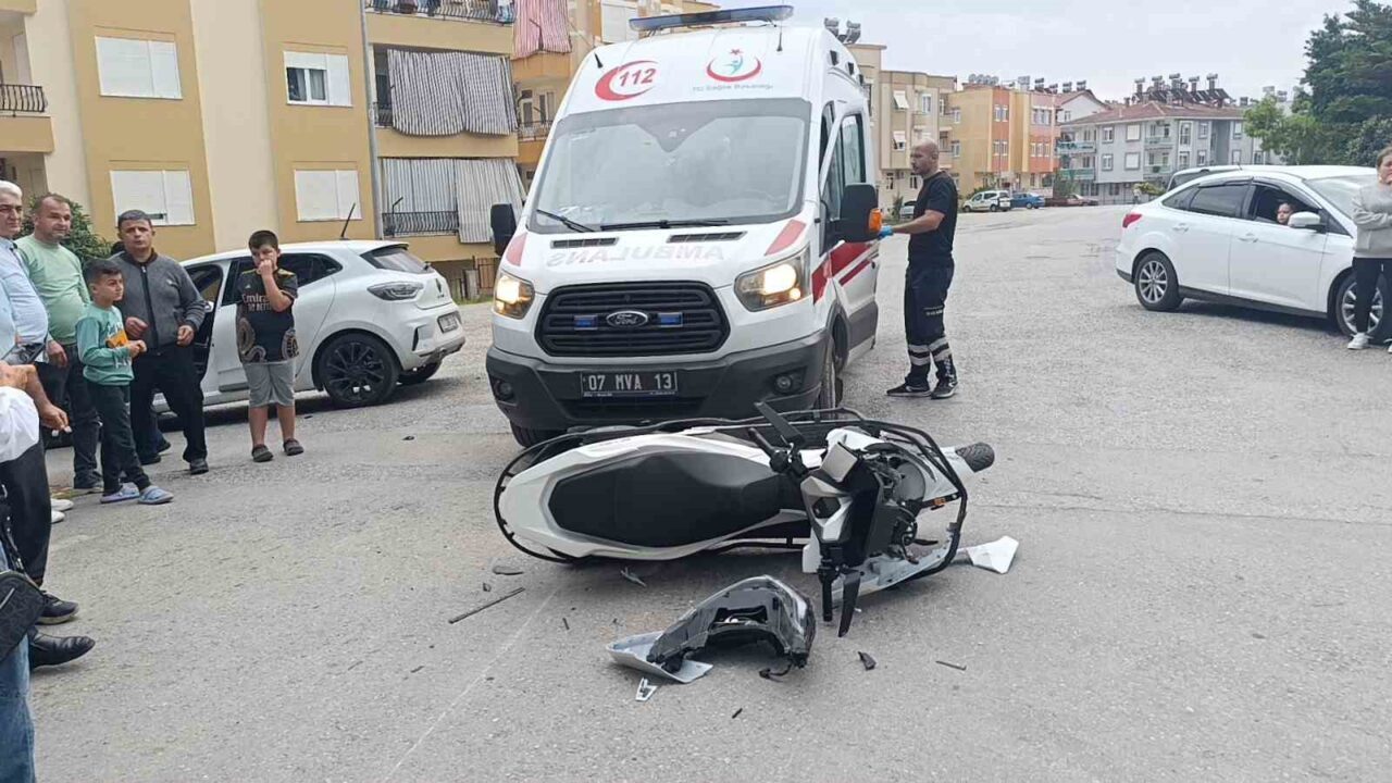 Manavgat'ta meydana gelen trafik kazasında motosiklet sürücüsü Arda B.G., Şennur