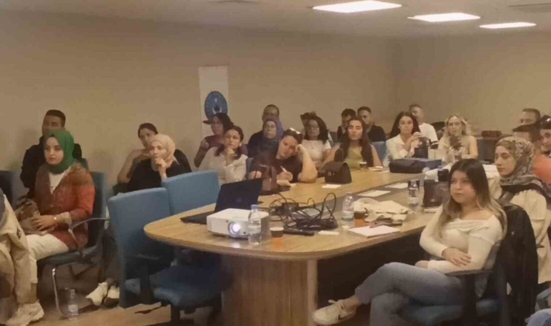 Antalya'nın Manavgat ilçesinde, sağlık çalışanlarına yönelik EKG eğitimi gerçekleştirildi. Antalya