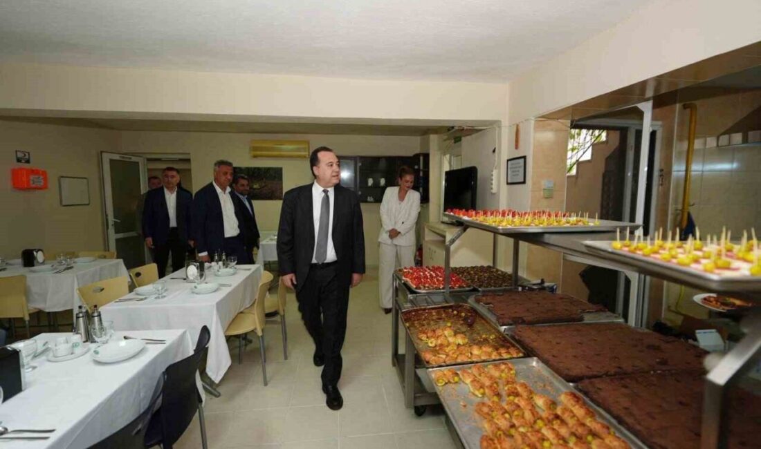 Manisa Büyükşehir Belediyesi, kız üniversite öğrencilerine yönelik ilk misafirhanesini açtı.