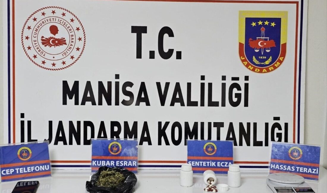 Manisa'nın Salihli ilçesinde jandarma, 44 yaşındaki A.K.'yi uyuşturucu ticareti yaparken