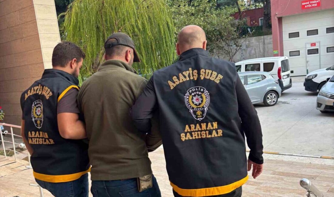 Manisa’da Uyuşturucu Ticareti ve 5607 Sayılı Kanun Kapsamında 12 Yıl Hapis Cezalı Firari Yakalandı Manisa'nın Ahmetli ilçesinde düzenlenen operasyonda, uyuşturucu ticareti ve 5607 sayılı