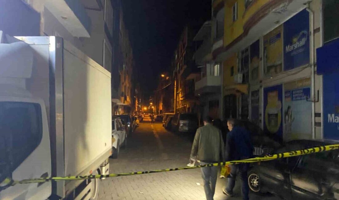 Turgutlu’da Bıçaklı Kavga: Bir Kişi Ağır Yaralandı, Şüpheli Kaçtı Manisa'nın Turgutlu ilçesinde, asker eğlencesinde husumetli iki kişi arasında çıkan