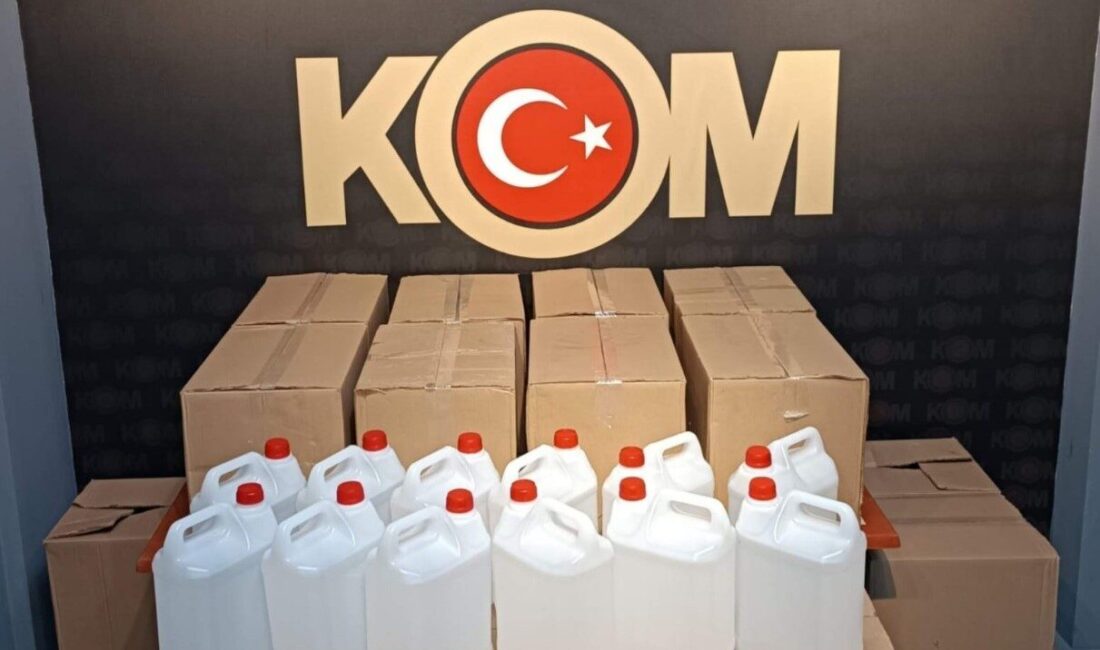 Manisa’da Alkollü İçecek Kaçakçılığına Operasyon: 440 Litre Etil Alkol Ele Geçirildi Manisa'nın Akhisar ilçesinde, Emniyet Müdürlüğü ekipleri kaçak alkollere yönelik operasyon