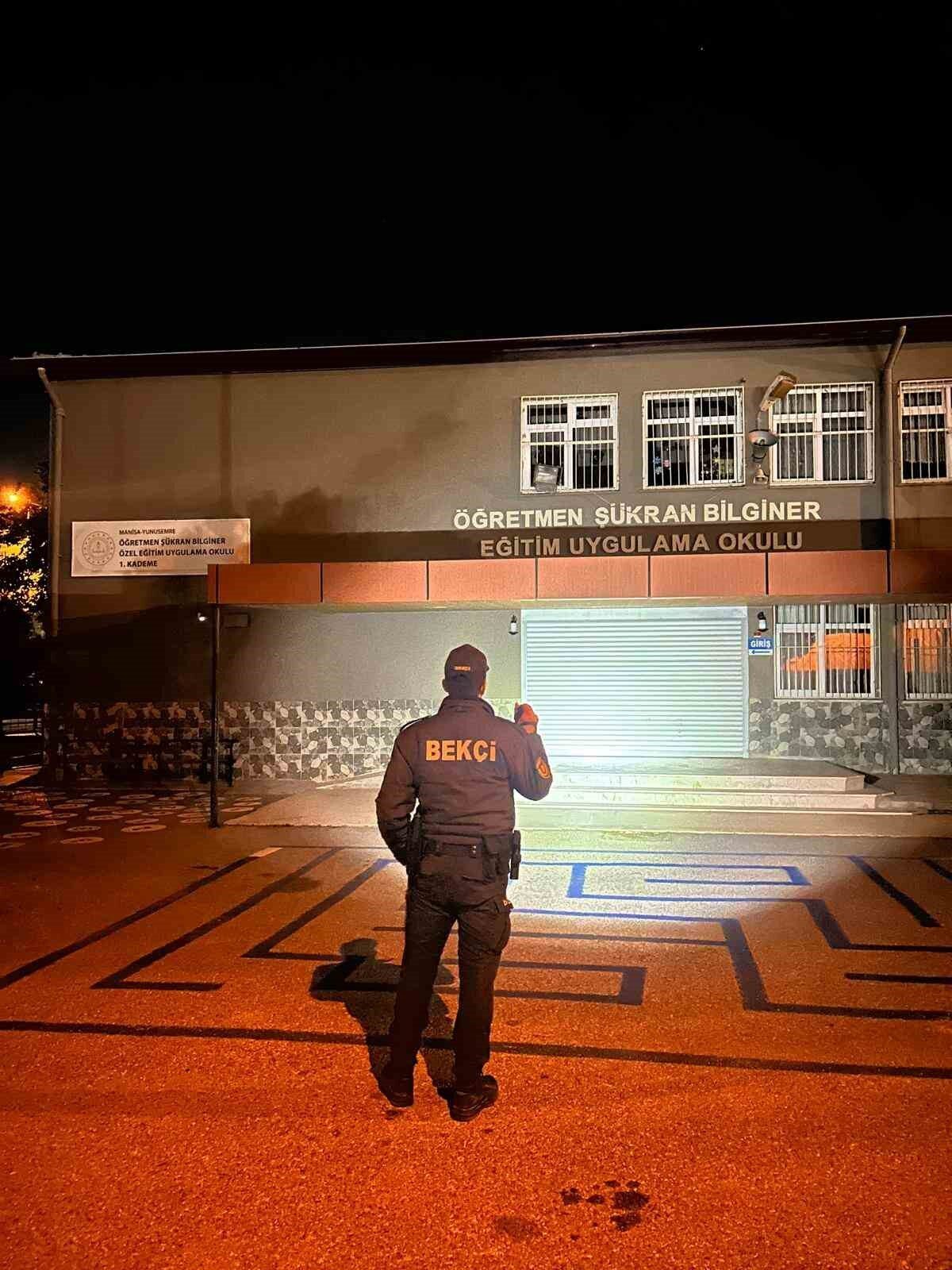 Manisa Emniyeti, Okul Güvenliğini Artırmak İçin Gece Denetimleri Düzenledi
