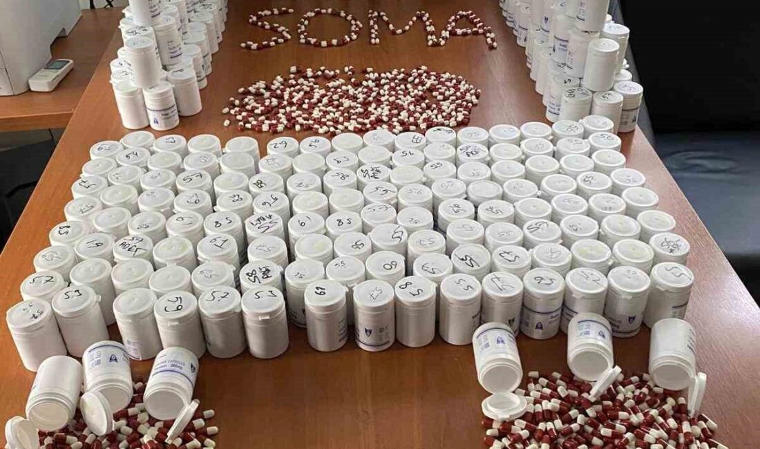 Manisa'nın Soma ilçesinde düzenlenen uyuşturucu operasyonunda, Narkotik Suçlarla Mücadele Şube