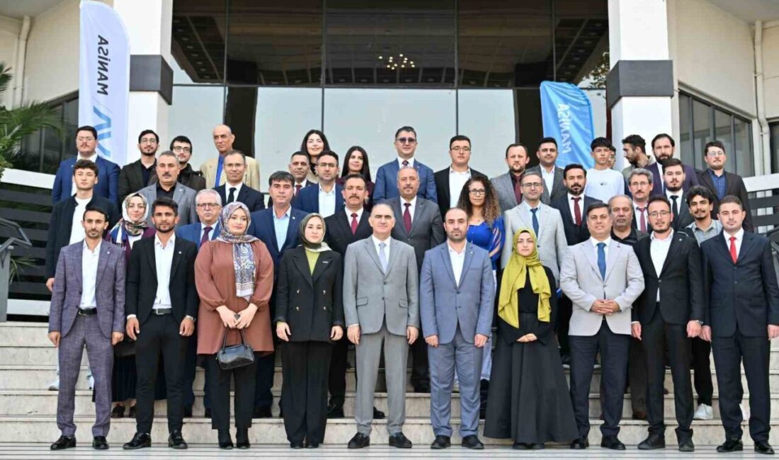 Manisa Gençlik Çalıştayı’nda Gençler İçin Sunulan Hizmetler Tartışıldı Manisa'da gerçekleştirilen "Manisa Gençlik Çalıştayı"nda Vali Vahdettin Özkan, gençlerin sosyal