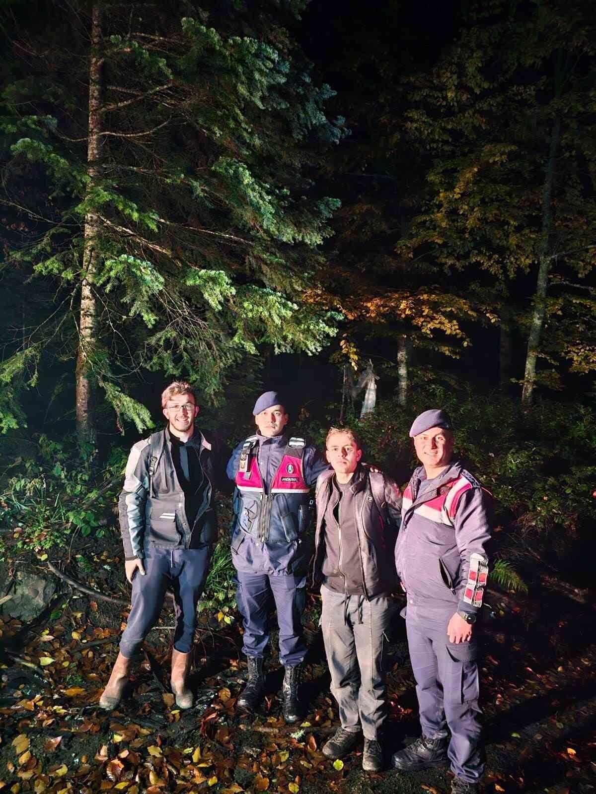 Bartın'da mantar toplamak üzere ormana giden A.A. (23) ve A.Ç.