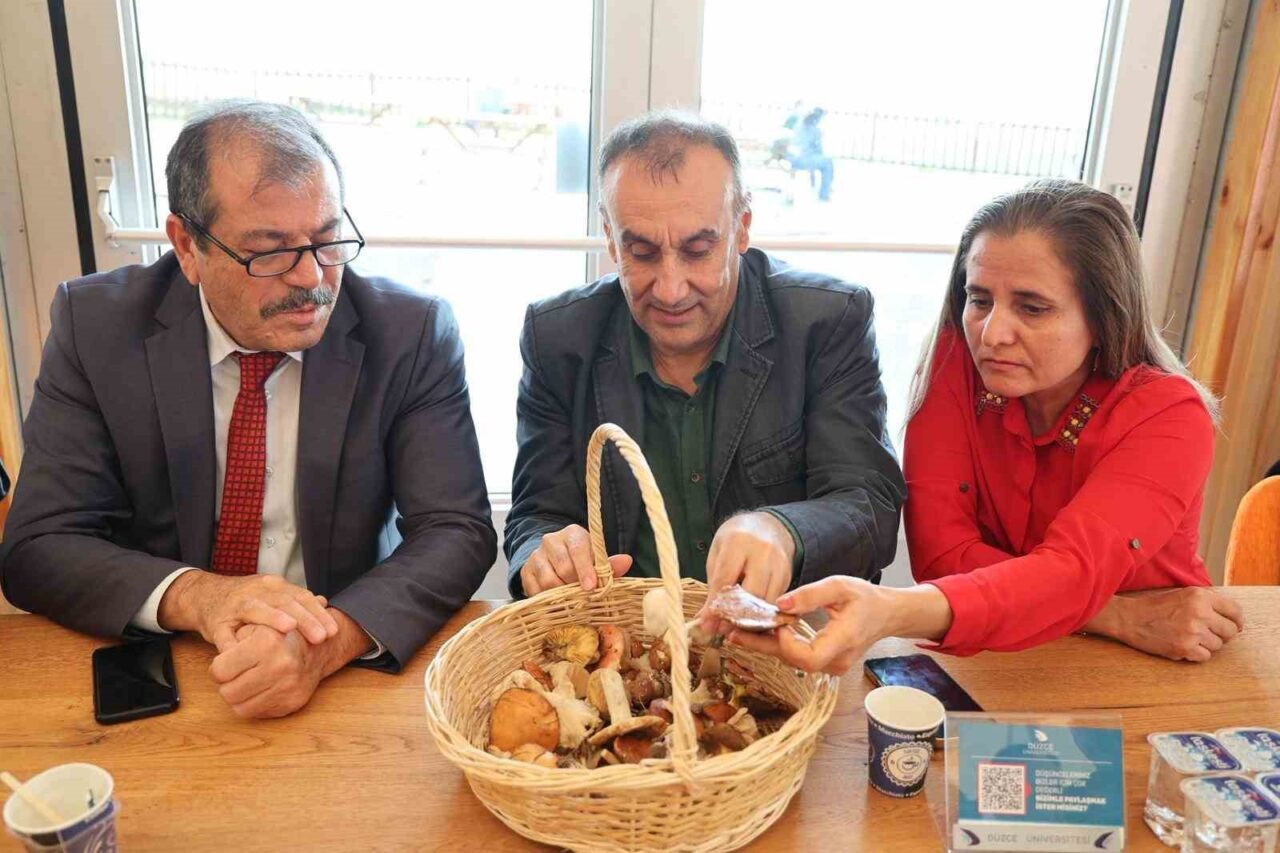 Düzce Üniversitesi, mantar çeşitleri üzerine düzenlediği etkinlikte Doç. Dr. Çağlar