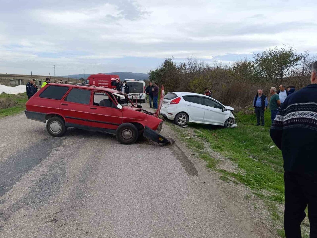 Balıkesir’in Manyas ilçesinde 27 Ekim'de iki aracın çarpışması sonucu ağır