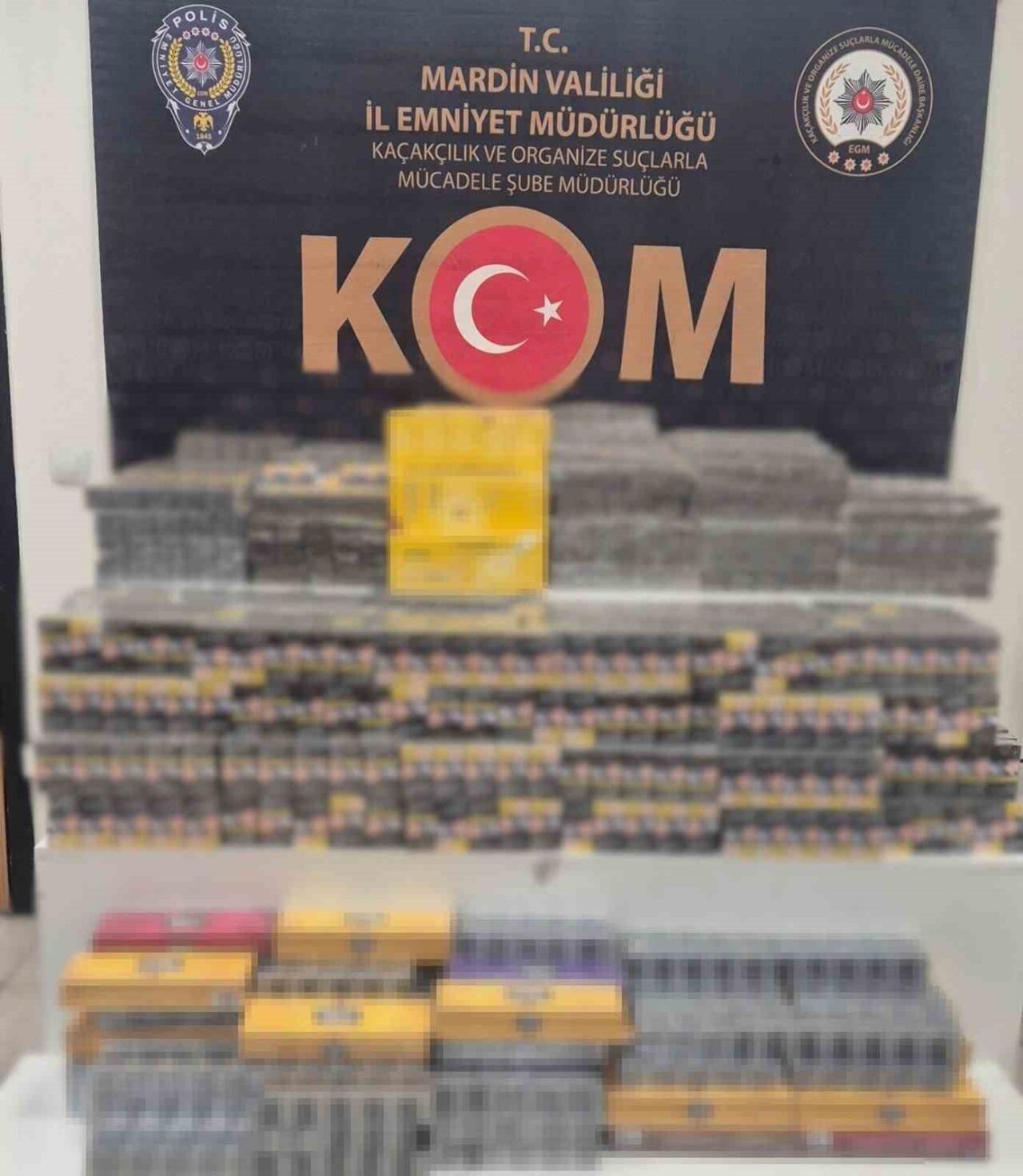 Mardin'in Artuklu ilçesinde gerçekleştirilen operasyonda, polis ekipleri 7 bin paket