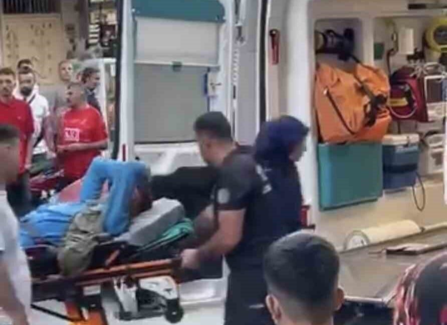 Mardin’in Nusaybin ilçesinde meydana gelen bıçaklı kavgada bir seyyar satıcı