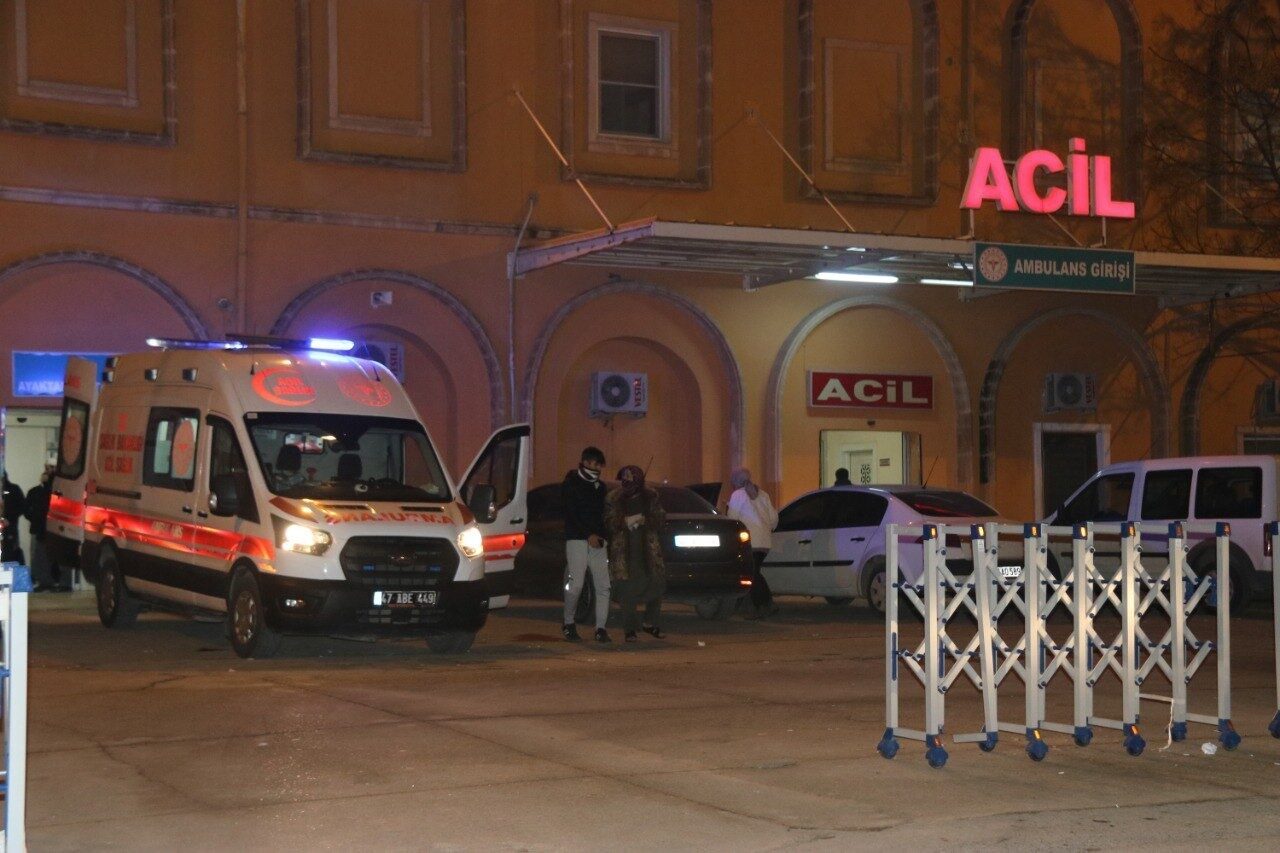 Mardin'in Kızıltepe ilçesinde iki otomobilin çarpışması sonucu 5 kişi yaralandı.