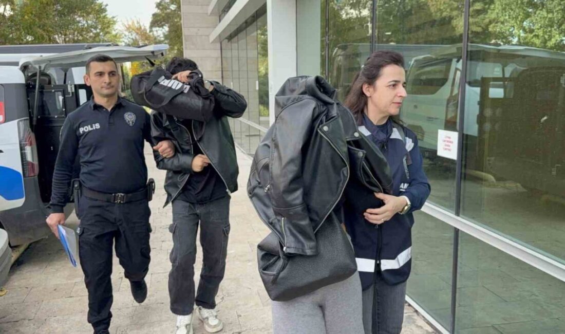 Samsun’da Metro Market’ten Yiyecek Çalan İki Kişi Güvenlik Tarafından Yakalandı Samsun'un Canik ilçesindeki Metro Market'ten yiyecek çalan K.T. ve B.İ.M.,
