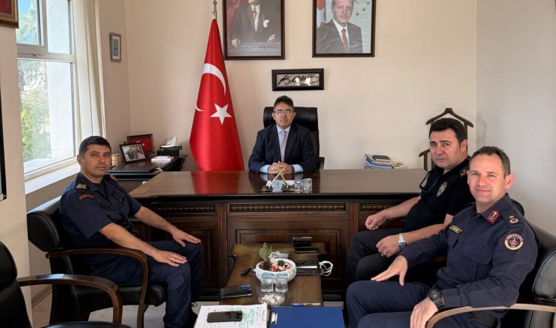 Marmaris’te Asayiş ve Güvenlik Konuları Masaya Yatırıldı Marmaris Kaymakamı Nurullah Kaya başkanlığında, ilçe asayişi için güvenlik toplantısı
