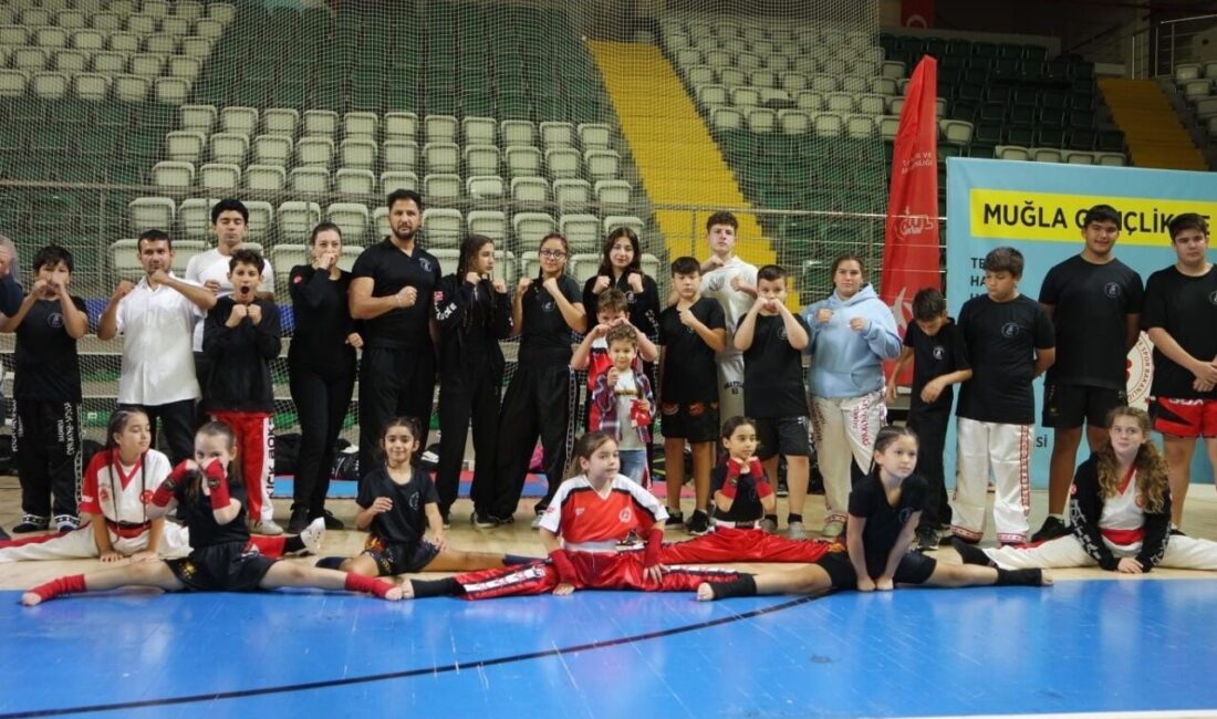 Marmarisli sporcular, Muğla Cumhuriyet Kupası’nda 11 birincilik madalyası kazanarak dikkat çekti 26 Ekim'de Muğla'da yapılan Cumhuriyet Kupası'nda Marmarisli sporcular, 22 katılımcı