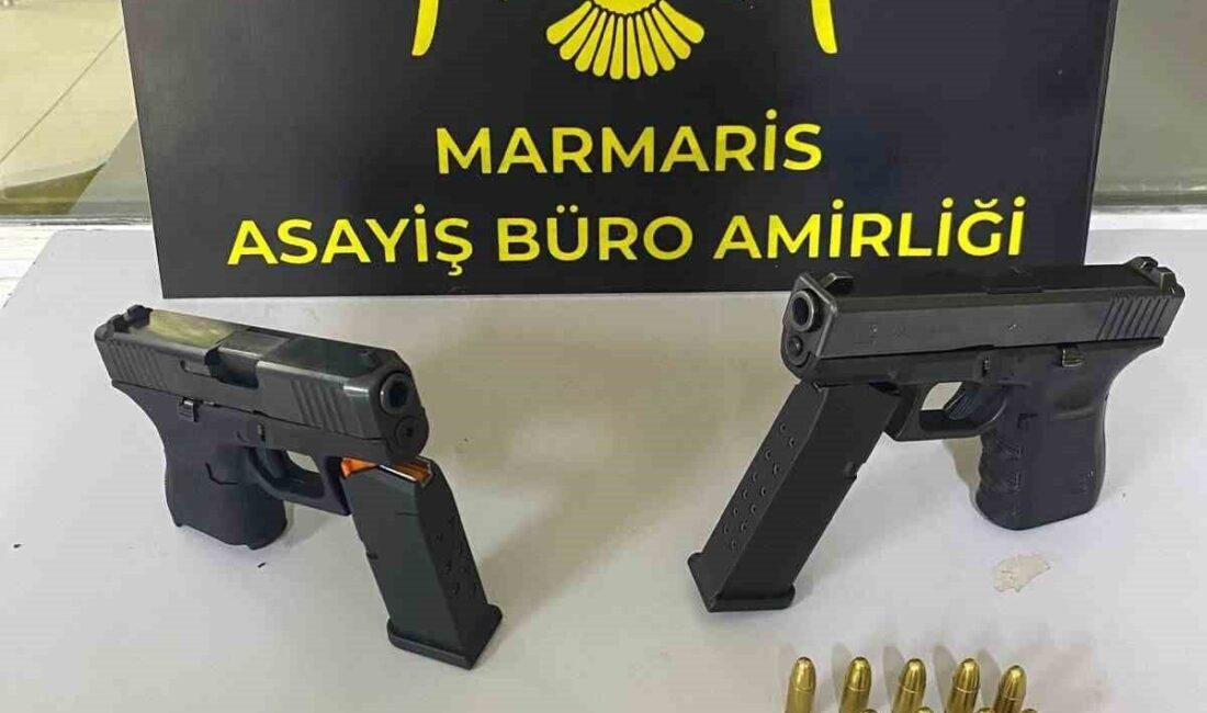 Marmaris’te İki Grup Arasında Silahlı Çatışma: 3 Gözaltı, Araçlar Vuruldu Muğla'nın Marmaris ilçesinde iki grup arasında gerçekleşen silahlı çatışmada 3
