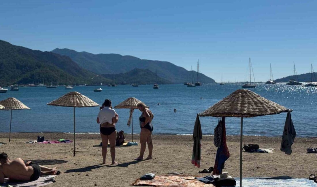 Muğla'nın Marmaris ilçesinde yaz sıcaklıkları 22-27 derece arasında seyrediyor. Yerli